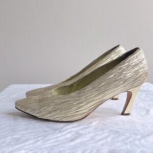 Larry Stuart Collection vintage gold plisse pleated crinkle gold pumps